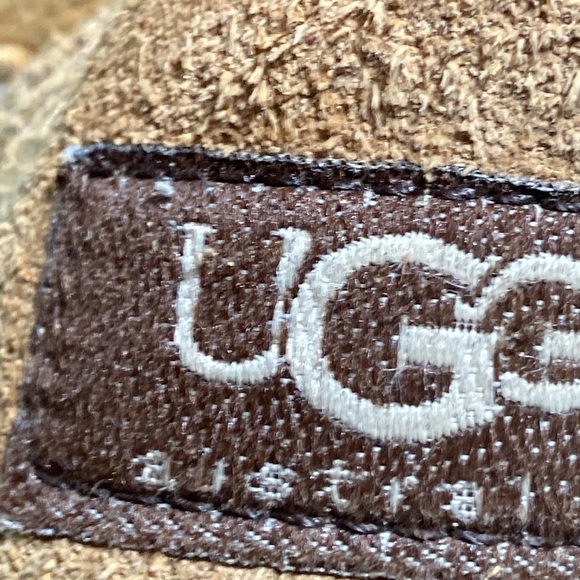 Ugg boots SZ 7 - Picture 7 of 7